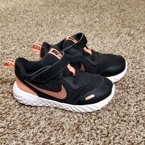 Girls Nike Revolution 5 Shoes